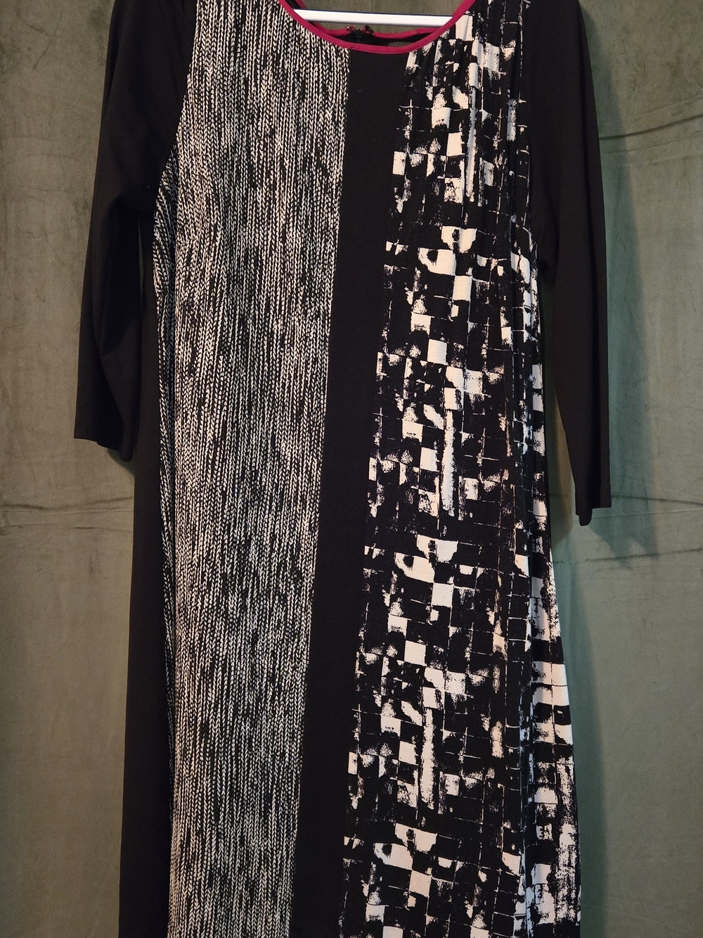 Adrianna Papell Black and White Long Sleeve Patterned Dress - Picture 1 of 1